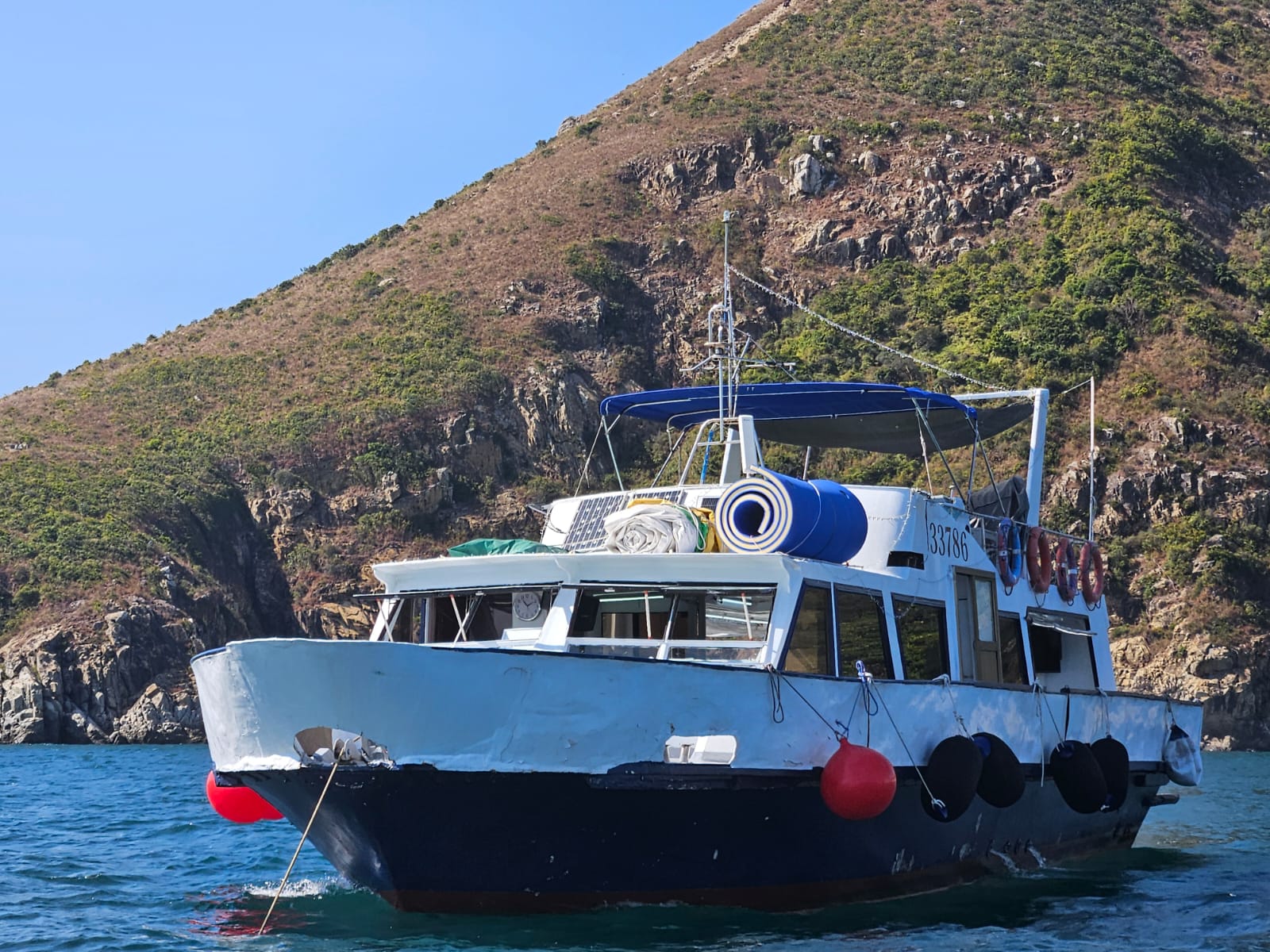 豪華遊艇甲板派對佈置
Luxury boat deck with party setup