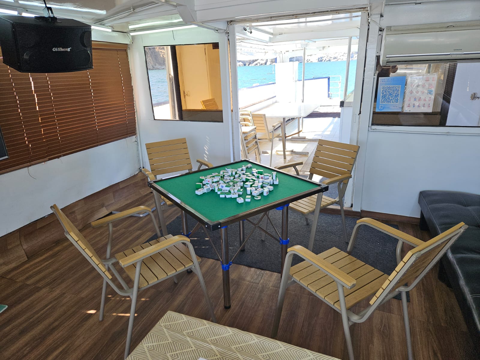 派對遊艇的鳥瞰圖
Aerial view of the party boat